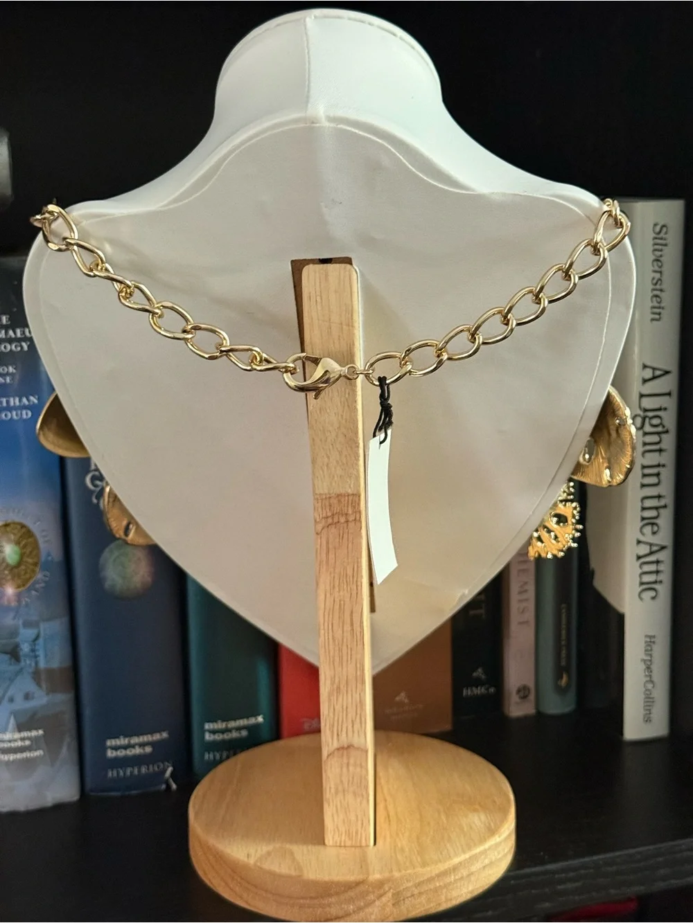 NWT Sequin Gold-Tone Sea Charms Chunky Statement Necklace with Starfish & Shells